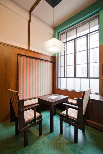 La maison Schulenburg à Gera, en Allemagne, est une œuvre d’art intégrale. Elle fut construite pour le fabricant de textiles et collectionneur Paul Schulenburg, et abrite une collection d’importance internationale, comme des livres, des meubles, des œuvres d’art de l’artiste se rapportant à son environnement intellectuel et des céramiques provenant des manufactures de Bürgel, dans lesquelles il imprima sa marque.