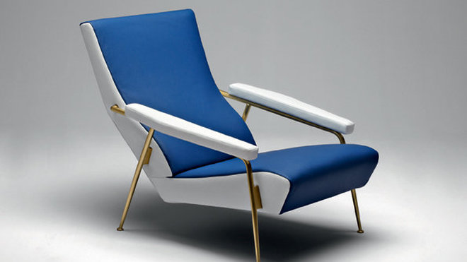Mieux qu’un club, ce fauteuil, conçu en 1953 par Gio Ponti, pour son propre usage, a été récemment réédité. Il est composé d’une structure en acier satiné, et recouvert de cuir bicolore. Son inclinaison particulière favorise la relaxation et la farniente.