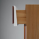 Détail d’un tiroir de la commode de Gio Ponti, réalisée pour son propre usage. Cette réédition est fidèle à l’original des années 1950, hormis le système d’ouverture amélioré par la technique actuelle du pousse-lâche.