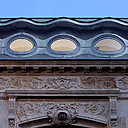 La surélévation s’inspire du style haussmannien des beaux quartiers.