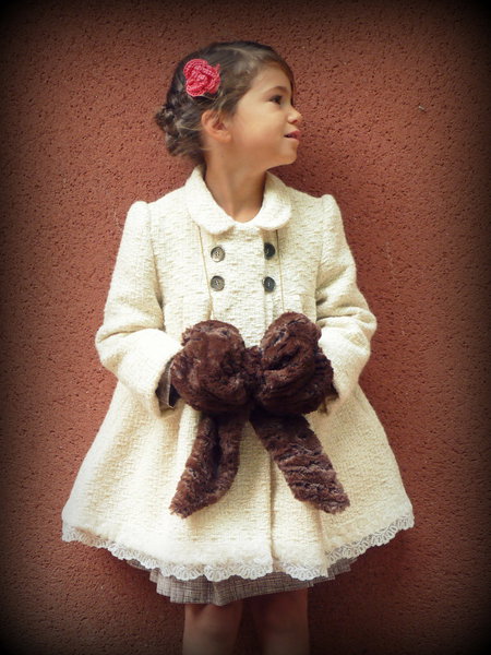 Le manchon Nadym en fausse fourrure.