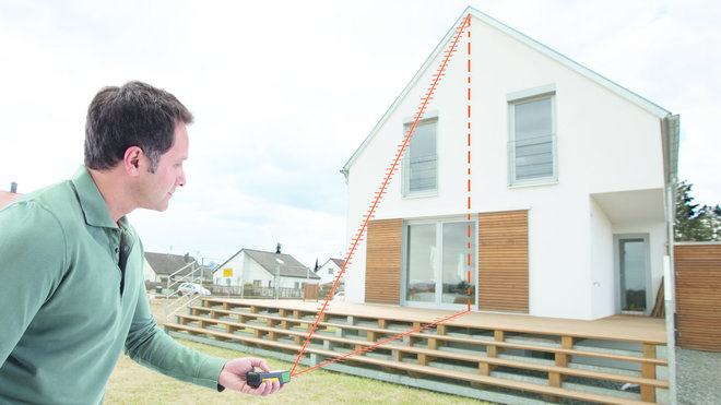 Puissant et précis, le télémètre PLR 50 permet de mesurer les surfaces, mais aussi les hauteurs.