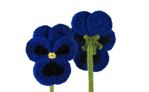 Les Pensées fabriquées à partir de restes de laine.