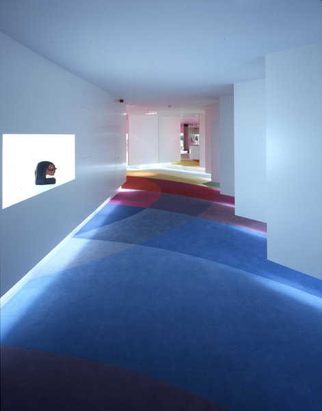 La contrainte principale de la boutique Custo: une façade étroite et une boutique de 30 mètres de long.