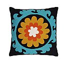 Esprit Suzani pour le coussin Feruz par Lindell & co.