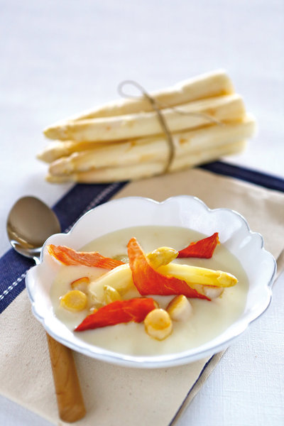 Un velouté printanier doux et parfumé, qui se déguste qu’il fasse froid ou chaud.