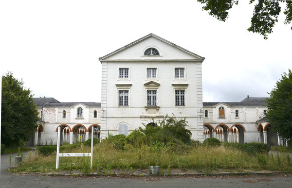 Ancien hôpital psychiatrique, Etoc Demazy, classé Monument Historique, qui sera rénové et valorisé. Son ancien potager sera réhabilité et mis à la disposition des jardiniers en herbe du quartier.