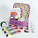 Kit-Amigurumis chez DMC avec livret explicatif et fils de couleurs.