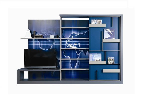 La bibliothèque Arcane, dessinée par Roberto Tapinassi et Maurizio Manzoni,  apporte de la couleur dans votre séjour. Composée d’une partie pour ranger des livres et divers bibelots, et d’une autre, pour son poste de télévision, elle apporte un style nouveau au séjour. Bibliothèque en bois avec finition laqué, L 320 x H 207 x P 50 cm, à partir de 6170 €, Roche Bobois.