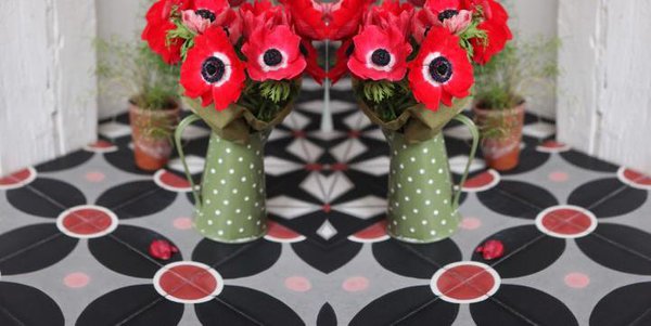 Carreaux de sol Galaxie noir de Petit Pan.