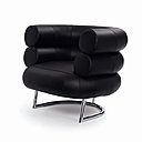 Le fauteuil Bibendum fut imaginé par Eileen Gray pour un appartement Parisien rue de Lota en 1925. Le fauteuil, dont le design est une figure majeure du XX ème siècle, est entièrement recouvert d’un fin cuir, sur une structure en acier inoxydable. A partir de 3490 €, réédition par Classicon.