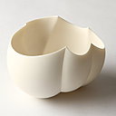 Grâce à la céramique, il est possible de créer des objets de toutes formes, et dont la beauté peut-être comparable à celle d’un bijou.