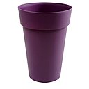 Idéal pour votre jardin, ce grand pot violine met en valeur vos plantes avec charme et élégance. En plastique recyclable, léger et robuste, il offre une excellente stabilité pour retenir la terre et l’eau nécessaire à la bonne croissance de vos fleurs et plantes vertes. 29,90 €, Leroy Merlin.