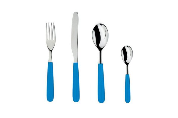 Un service de table facile à vivre signé Guido Venturini pour Alessi. Le concept formel à la base est la fluidité de la forme. Les surfaces des différentes parties se raccordent de sorte que la lumière se reflète toujours de façon douce et estompée. 5 € l’unité, madeindesign.fr.