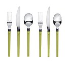 En tête à tête, en famille, ou entre amis, les repas les plus réussis sont ceux où l’atmosphère est conviviale et sincère. Ménagère Ostron 12 pièces, 8 €, Ikea.