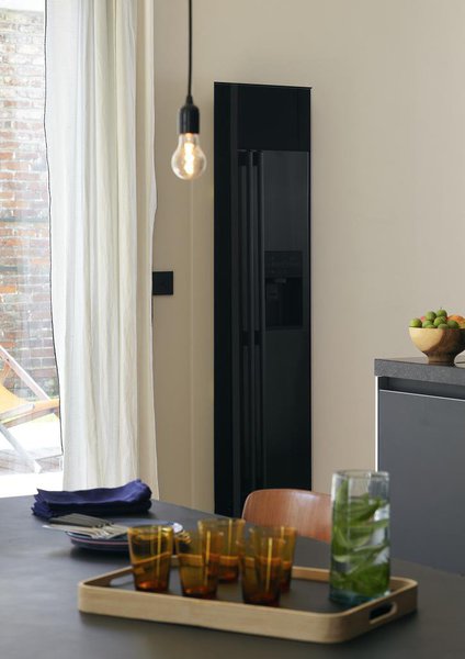 Côté esthétique, la Gamme Campastyle créée, à l’origine, pour les architectes à la recherche de produits performants, offrent des modèles d’une épaisseur de 4 cm (7 cm une fois installés). Leurs formes épurées s’intègrent dans tous les espaces.