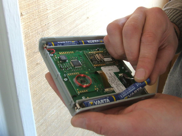 Etape 4 : insérez les piles.