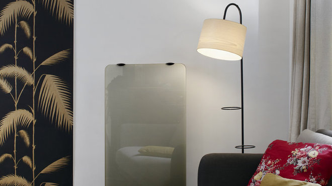 En glace de verre massive de 121 mm d’épaisseur, ce radiateur rayonnant à inertie pilotée de 750 à 2000 W est disponible en 6 tailles et 10 couleurs dont une version « Reflet », effet miroir. Ici en version Quartz Gris. La régulation électronique ultra-précise avec affichage de la température souhaitée et d’utilisation ultra-simple et programmable.  Campaver Ultime, chez Campa.