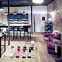 Une boutique de 60 mètres carrés conçue comme un réel atelier d’artiste.