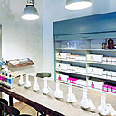 Chaque Cologne se décline en savon et en bougie parfumée.