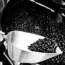 Avec des machines anciennes, toutes les étapes de fabrication du chocolat se déroulent sous vos yeux.