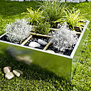 En zinc, ce carré potager apporte un côté design à votre jardin. A monter soi-même, ce carré s’avère bien pratique pour les débutants du jardinage. 44,90 €, Castorama.