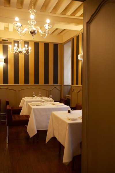 Le style grand restaurant n'a pas changé, quoique modernisé.