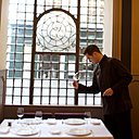 Service impeccable, belle carte de vins et menus à partir de 67 €.