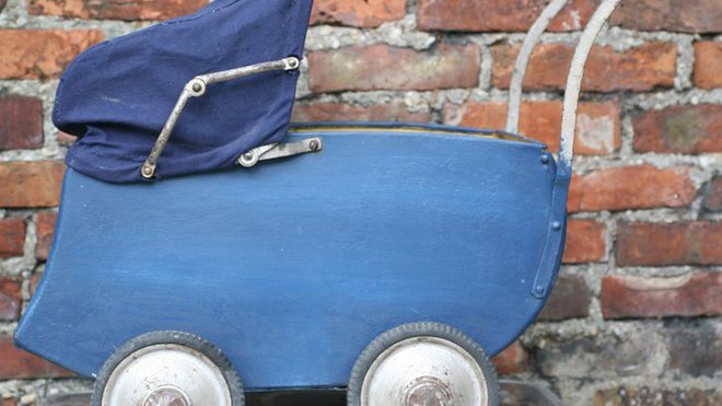 Landau de poupée bleu des années 50