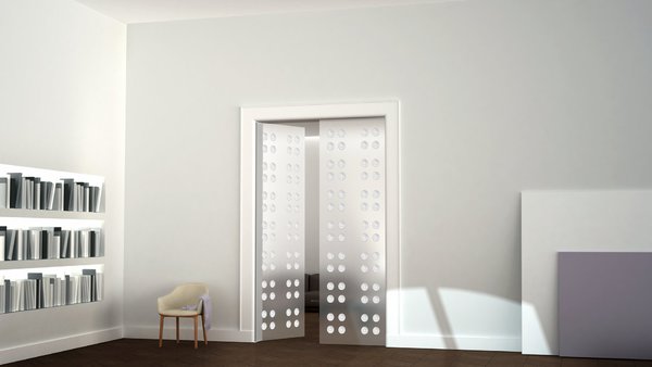 Légèreté visuelle et transparence du passage d'une pièce à l'autre grâce aux portes de verre faites de panneaux "Venise".