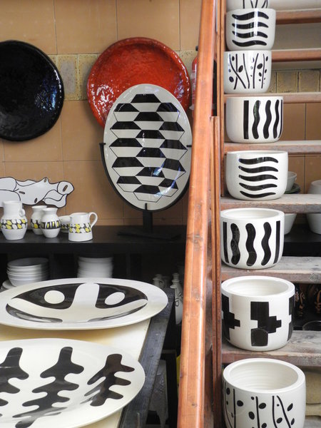 Ces petits plots pour plantes seront parfaits pour donner de la couleur à votre jardin. 120 € l’unité, Pierre Frey.