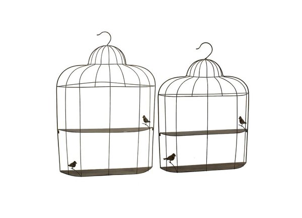 Ces petites étagères en forme de cage à oiseaux peuvent aussi bien s’installer dans une chambre ou dans un salon. 89,75 €, Coming B.