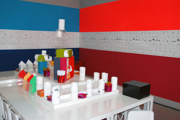 Atelier iDraw! au Palais de Tokyo, autour d'une table pour les plus petits.