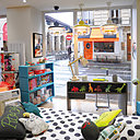 La boutique donne sur le Marché Saint-Germain, rue Mabillon à Paris 6ème