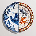 Magnifique collection d’assiettes « Hybrid » de la marque italienne Seletti : un véritable mélange de formes, de couleurs et d’émotions imprégnées dans la porcelaine. Une séparation divise de l’assiette au centre ; un symbole de la rencontre entre deux mondes, qui fait naitre une véritable œuvre d’art contemporaine. Assiettes « Hybrid », 37 € chez Fleux.