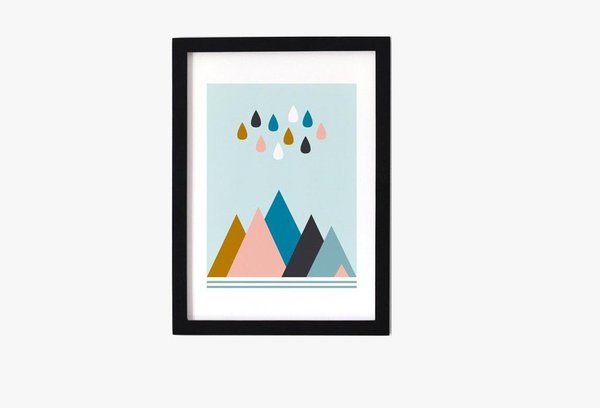 Une affiche poétique à souhait. 21 x 29,7 cm. 16 €. Affiche montagne et pluie. Oelwein, chez Lili’s.