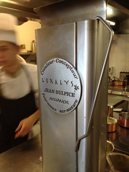 Le fourneau signé au nom du chef.