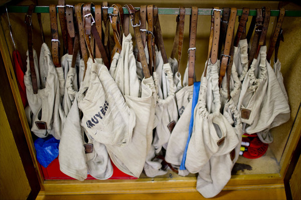 Les culottes accrochées attendent les lutteurs !