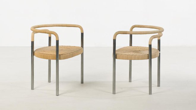 Aérien modèle PK12, paire de fauteuils en acier et rotin, commande spéciale Kold Christiansen, création Poul Kjaerholm en 1964. H 68 x L 65 x P 50 cm. Estimation 60 000 €/80 000 €. (Vente du 27 mai 2013, Dialogue entre design scandinave, brésilien et américain, partie 2).