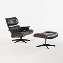 Cultissime Lounge Chair, fauteuil et son ottoman, en contreplaqué moulé , cuir et métal, création Charles et Ray Eames éditée par Herman Miller. H 77 x L 83 x P 54 cm. Estimation 4 500 €/ 5 000 €. (Vente du 27 mai 2013, Dialogue entre design scandinave, brésilien et américain, partie 2).