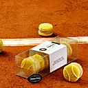 La marque américaine Haagen-Dazs présente une série limitée spéciale Rolland-Garros. Des macarons en forme de balles de tennis, garnis de glace, à déguster sans modération.