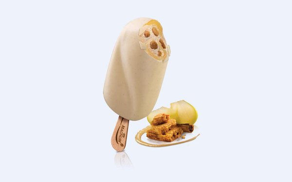 Magnum dévoile 5 nouveaux bâtonnets à découvrir sans attendre. Ici, le Stolen Kiss reprend la recette de la tarte aux pommes, délicatement parfumée à la canelle : un régal.