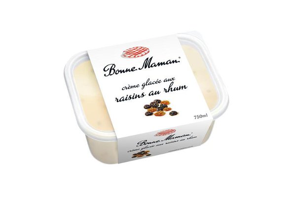 Bonne Maman se met aux glaces, et propose ici une crème glacée classique : raisins au rhum. Un régal pour les gourmands qui retrouveront le bon goût des fruits, et l’onctuosité de la crème fraîche.