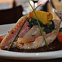 Le filet de rouget et sa tombée d’épinards, le tout relevé d’une vinaigrette à l’orange… on y retrouve le goût de la nature !