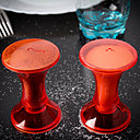 Pour certains, il s’agira d’un sablier, pour d’autres d’un diablo ; mettez donc un peu de fun sur votre table et surprenez vos amis avec le TamSpice, un service salière/poivrière, dernier né de la famille Tam Tam (25 € la paire). Pour certains, il s’agira d’un sablier, pour d’autres d’un diablo ; mettez donc un peu de fun sur votre table et surprenez vos amis avec le TamSpice, un service salière/poivrière, dernier né de la famille Tam Tam (25 € la paire).