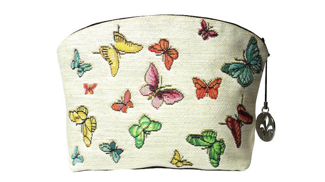 Modèle Papillons volent, trousse à maquillage en coton et viscose avec doublure en acétate et viscose (15 x 20 cm), 38 €, création Art de Lys.