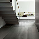 Depuis 1961, Iris Ceramica propose des créations technologiques dans le domaine de la céramique. L’entreprise italienne est devenue une référence dans le monde entier, en proposant les plus grandes plaques de céramique dans l’univers de l’aménagement.  Le résultat est élégant, sobre et résolument design.