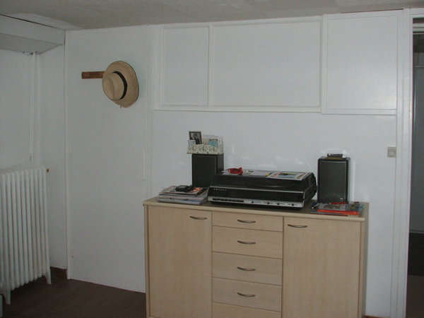 Avant: une cloison irrégulière et sans intérêt.