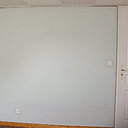 Etape 23 : Habillage mural réalisé en verre laqué satiné Matelac White Pure Réf 9003 Safe, d’une épaisseur de 6 mm.