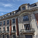 Après deux ans de rénovation intérieure totale, le Grand Hôtel de Toulouse fait peau neuve. L’ancien hôtel de luxe s’est transformé en un lieu « melting pot », où l’on retrouve des commerces, des logements sociaux et privés, ainsi que des bureaux.